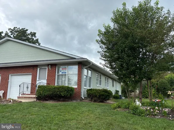 24 Magnolia Rd, Manahawkin, NJ 08050