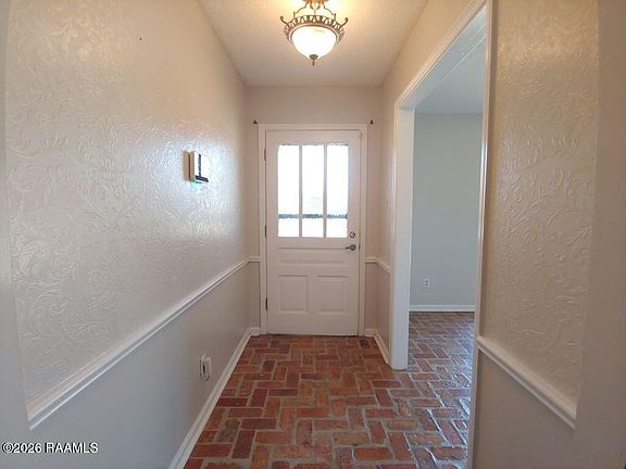 2nd image of 106 Pigeon Loop