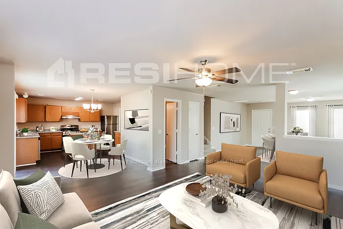 4 bed, 2.5 bath, 2371 sqft, $2,220 — Photo 4
