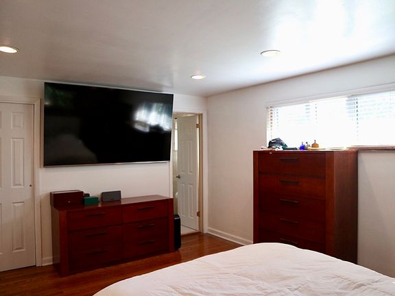3rd image of 4 Hartle Ln