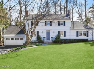 52 Winthrop Dr, Riverside, CT 06878