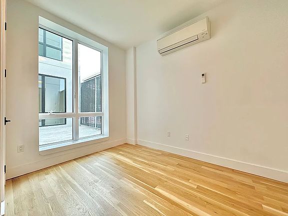 5th image of 502 Meeker Ave #3B
