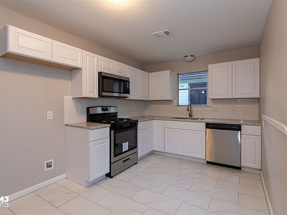 5th image of 9490 McLean St