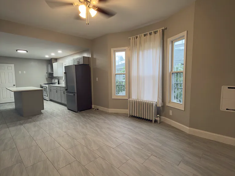 222 Devon St #2 — Photo 1
