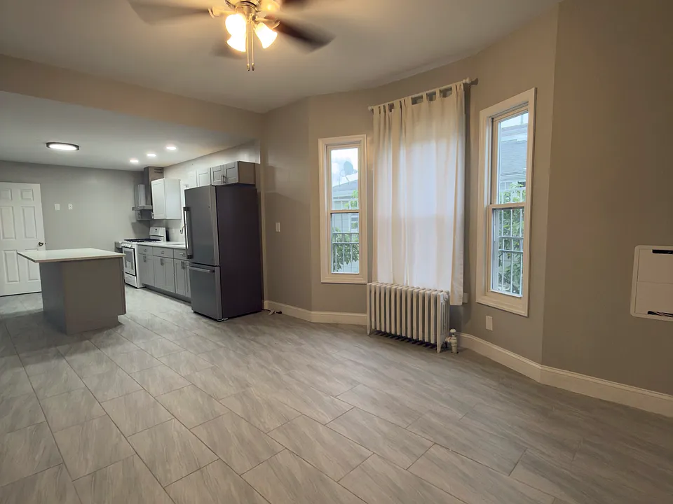 222 Devon St #2