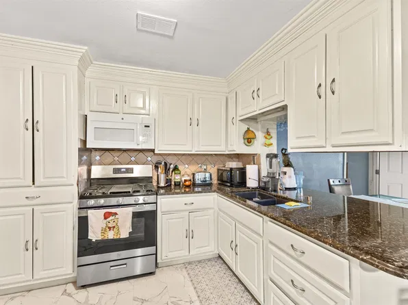 1801 Pleasant Run Rd, Carrollton, TX 75006
