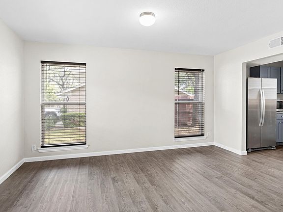 4th image of 3550 Red Oak Ln