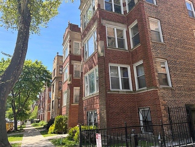 2nd image of 6738 S Crandon Ave APT 1