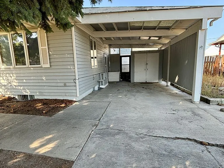 1130 Hudson St — Photo 17