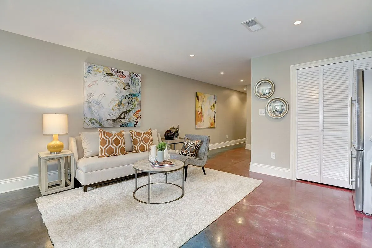 2 bed, 1.0 bath, 880 sqft, $2,950 — Photo 3