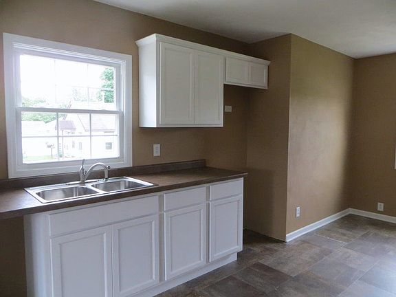 4th image of 437 N Oakhill Ave