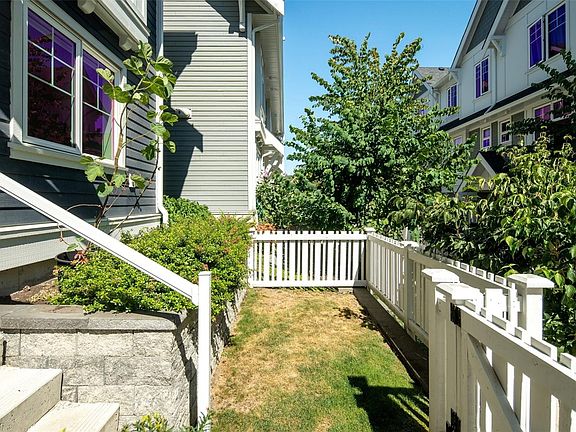 5th image of 3092 Washington Ave #4