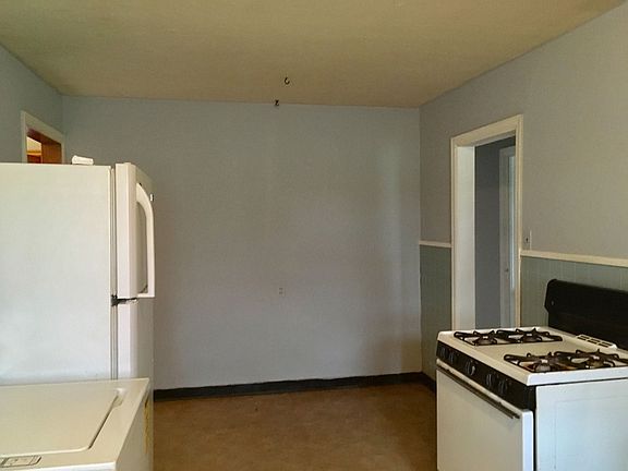 Eat in kitchen