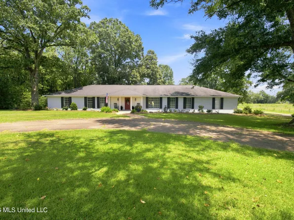 1022 L D White Rd, Summit, MS 39666