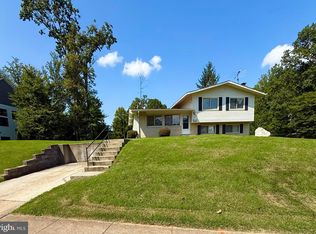 7700 Glenister Dr, Springfield, VA 22152