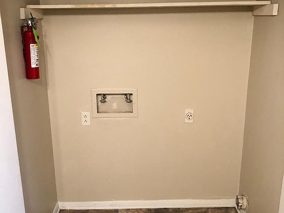 3rd image of 9120 Cedarpark Ln APT C