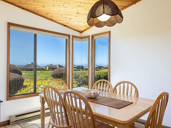 3rd image of 172 Condor Court