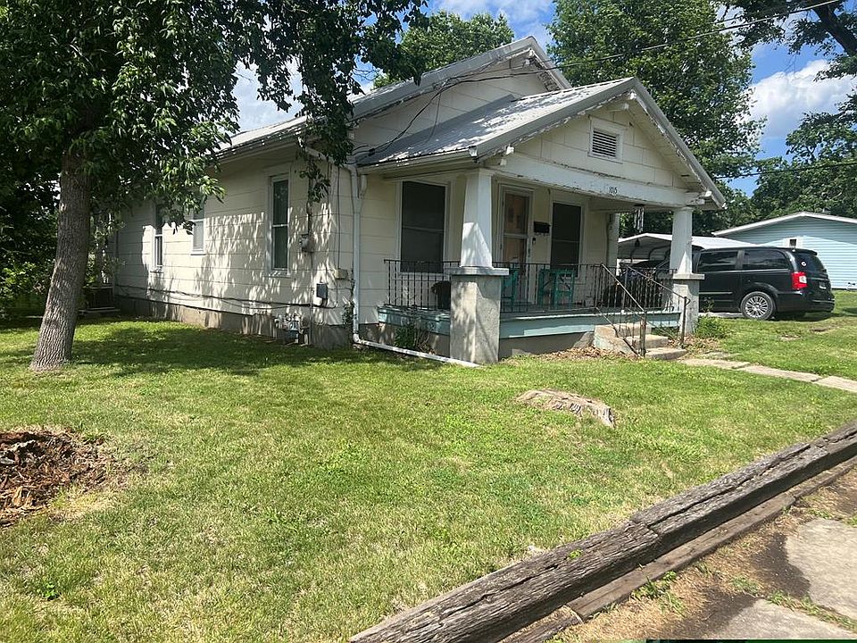 1st image of 1015 1st St