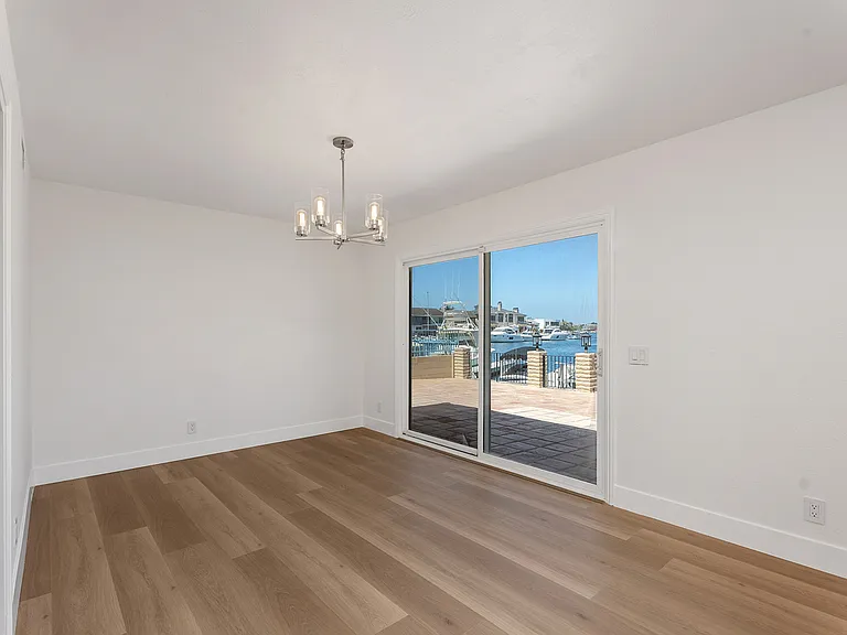 4051 Mistral Dr — Photo 10