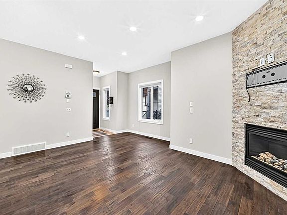 5th image of 309 E 15th Ave NE #2
