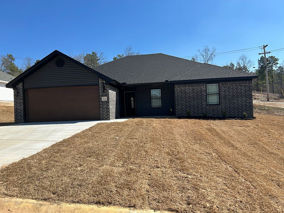 1st image of 5876 Heritage Heights Dr