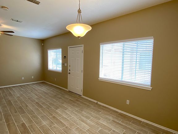 2nd image of 1705 Lexington Cir #6