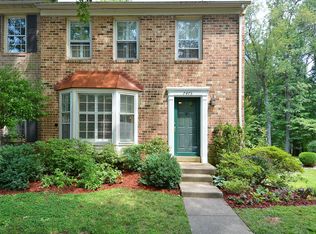 7475 Adams Park Ct, Annandale, VA 22003