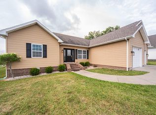 1010 Red Pine Cir, West Paducah, KY 42086