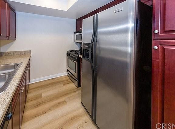 5th image of 5550 Owensmouth Ave APT 111