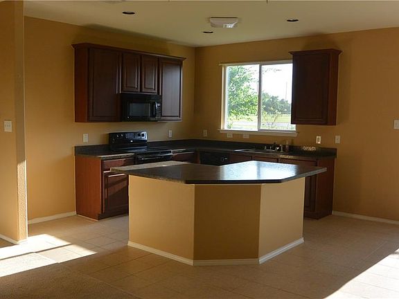 5th image of 1609 Mary Ln