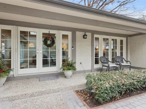 7911 Bristol Ct, Prairie Village, KS 66208
