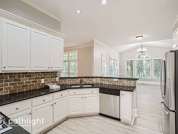 5th image of 1212 Chadwick Lake Dr NW