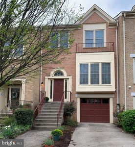 2136 Kings Garden Way, Falls Church, VA, 22043