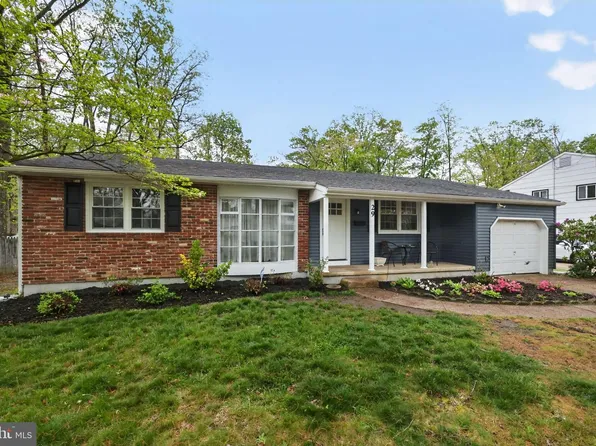 29 White Birch Rd, Turnersville, NJ 08012