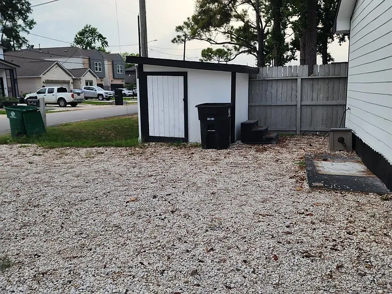 6239 Carver Rd — Photo 4
