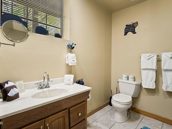 17th image of 1855 Spring Hill Dr