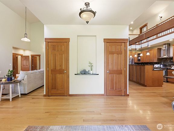 5th image of 18421 25th Drive NW