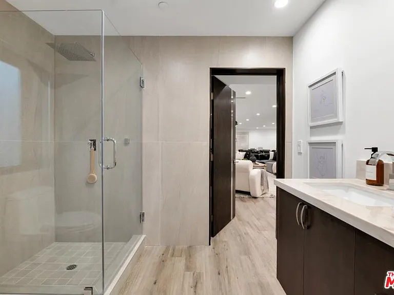3116 Elvido Dr — Photo 24