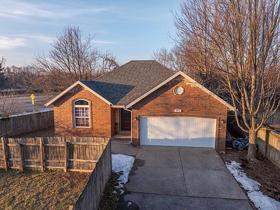 2nd image of 3977 W Beechwood Street