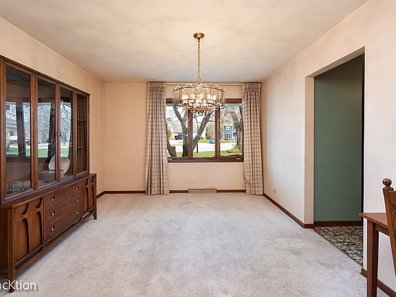 3rd image of 249 Surrey Rd