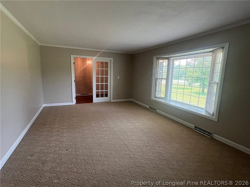 3 bed, 2.0 bath, 1967 sqft, $1,795 — Photo 3