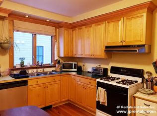 40 Evergreen St FLOOR 1, Jamaica Plain, MA 02130
