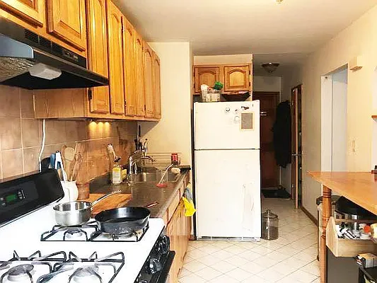 Rented by Ulas Real Estates Inc | media 25