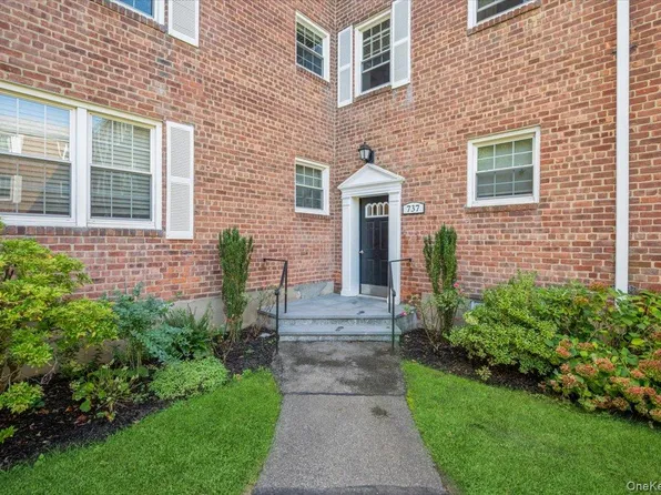737 N Broadway #2D, Hastings-on-Hudson, NY 10706