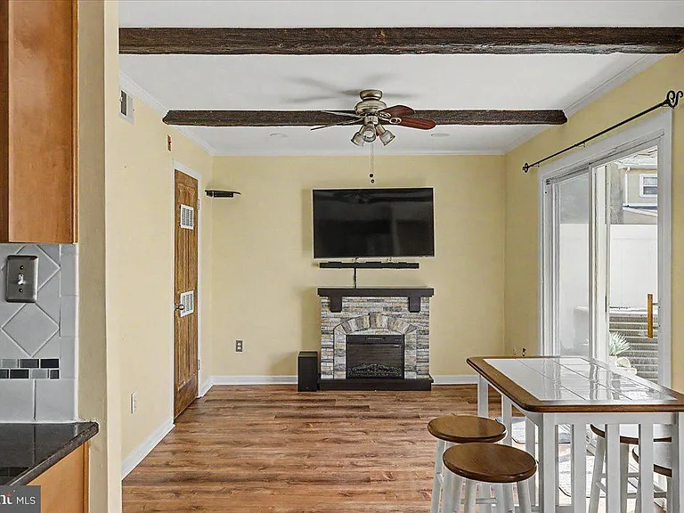 2282 Suzann Dr — Photo 18
