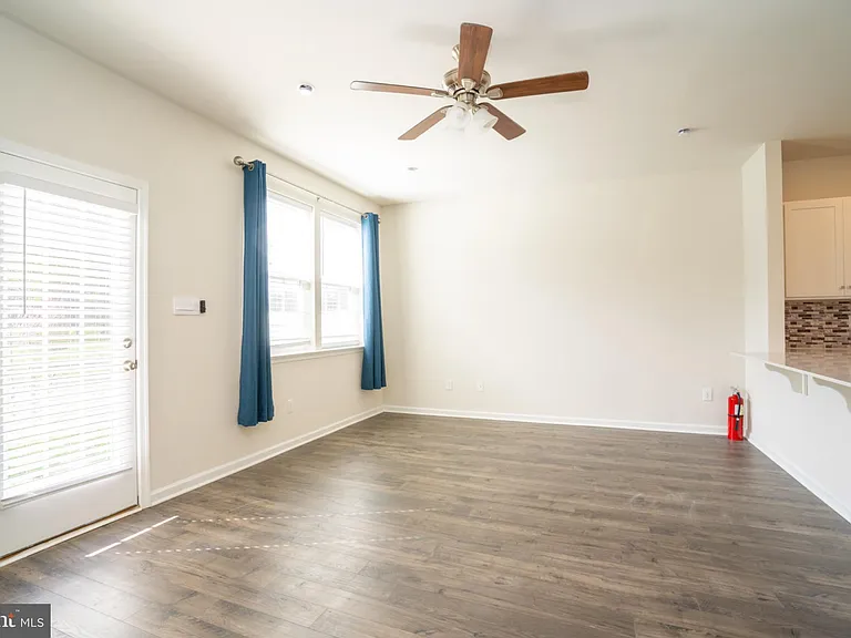 172 Mazzeo Dr — Photo 4