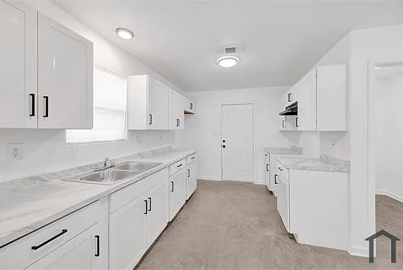 2258 Zanone Ave — Photo 13