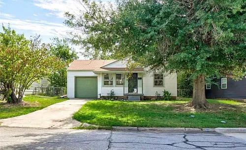 1107 N Redbud Dr Photo 1