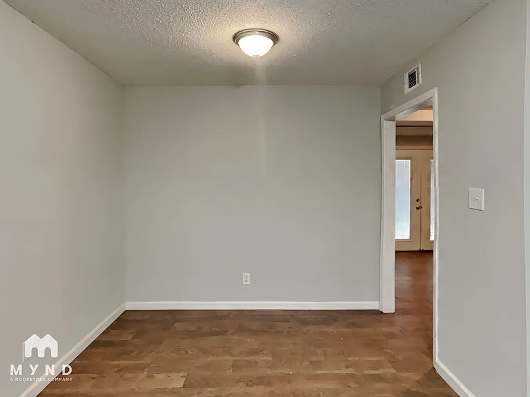 2154 Ashland Dr — Photo 6