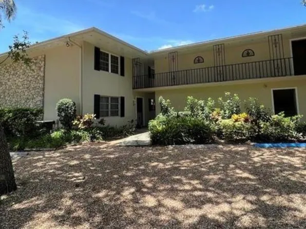 800 Coquina Ln APT 204, Vero Beach, FL 32963